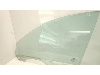 Основное стекло передних дверей (четырехдверного автомобиля)