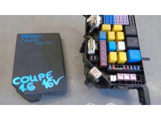 Блок предохранителей     Hyundai Coupe    