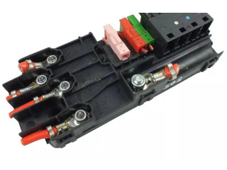 Pojistková skříňka 2115452601 Mercedes-Benz R W251 2006