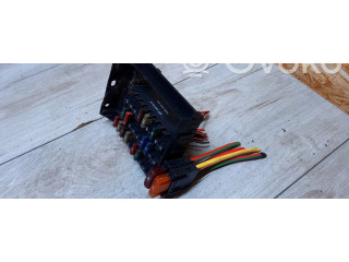 Pojistková skříňka 0025450601, 18084000000 Mercedes-Benz C W202 1999