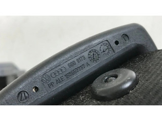 Задний ремень безопасности