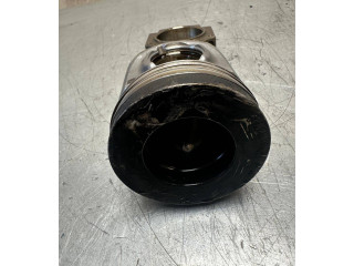 Píst 7812585 BMW 5 F10 F11 N57