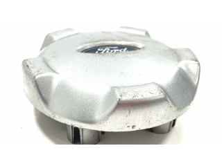 Заводская крышка (крышки) от центрального отверстия колеса