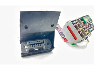 Блок предохранителей  8637669   Volvo XC90    