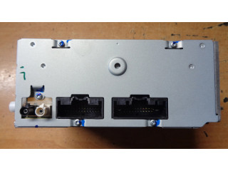 Радио/ проигрыватель CD/DVD / навигация