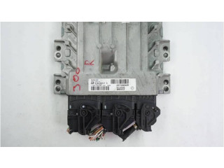 Блок управления двигателя 237104643R, S180158137 Dacia Duster