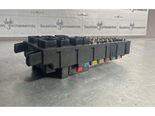 Блок предохранителей    8678449, 518828009   Volvo V70