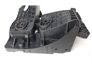 Блок предохранителей 1KO907361C   Volkswagen Caddy    