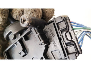 Ручка стеклоочистителей 173647 Daihatsu Materia