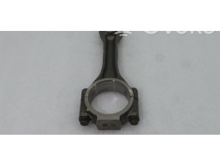 Píst 038J Audi RS4 B8