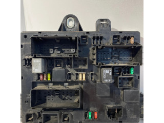Pojistková skříňka 365927271, 13302300 Opel Astra 2010