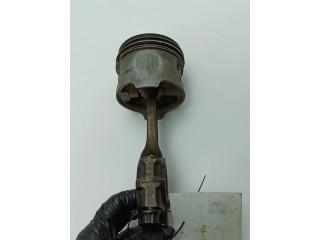 Píst 11004 Mercedes-Benz S W116 pro benzínový motor 2.8