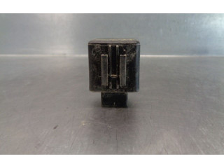 Блок предохранителей 88017SA000 Subaru Forester SG