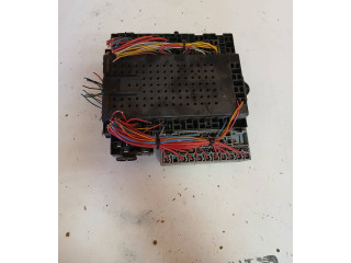 Блок предохранителей  8651548, 8651547   Volvo V70    