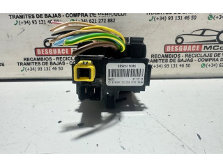 Блок предохранителей 9806192580    Citroen Berlingo