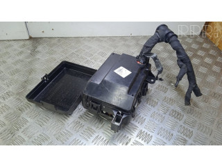 Блок предохранителей 7154763030 Maserati Levante