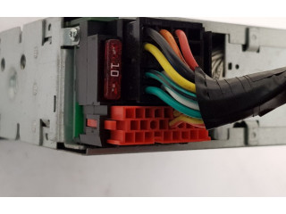 Радио/ проигрыватель CD/DVD / навигация