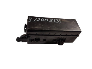 Блок предохранителей  PR06401000, 8565A146   Mitsubishi L200    