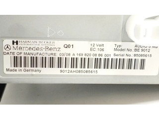 Радио/ проигрыватель CD/DVD / навигация