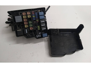 Блок предохранителей  AE8T14A003AA, 7171333030   Ford B-MAX    