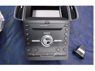 Радио/ проигрыватель CD/DVD / навигация