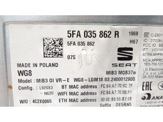 Радио/ проигрыватель CD/DVD / навигация