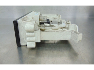 Блок управления климат-контролем Mitsubishi Carisma