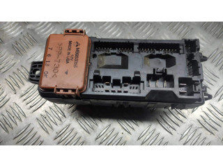 Блок предохранителей MR318828 Mitsubishi Carisma