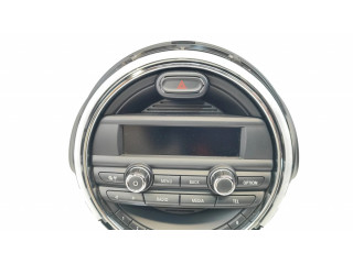 Радио/ проигрыватель CD/DVD / навигация