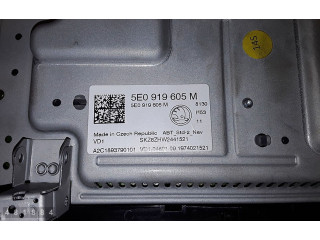 Экран/ дисплей / маленький экран 5E0919605M Skoda Octavia Mk4