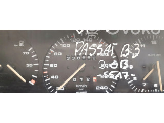 Přístrojová deska Volkswagen PASSAT B3 1988 357919033BP