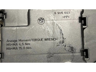 Pojistková skříňka 6906603 BMW 5 E60 E61 2005