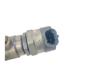 Топливная рампа 044215023, 0281002712   Volvo XC90  