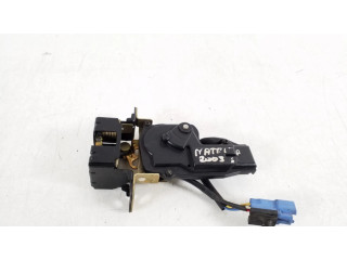 Zámek zadních dveří 69110-02010   Toyota Matrix (E130) 2003