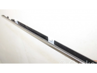 Отделка стекла передней двери