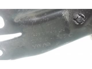 Другая деталь отсека двигателя