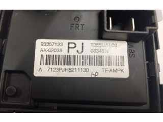 Блок предохранителей 96867123   Chevrolet Chevy Van      