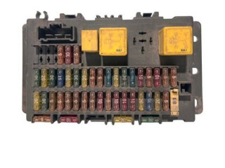 Блок предохранителей YQE103133, 518174404   Rover 75    