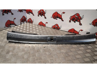 Отделка порога багажника