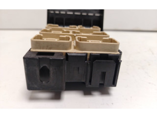 Блок предохранителей 82734   Toyota Corolla Verso AR10    