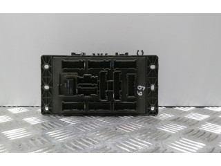 Блок предохранителей YQE103133, 142030250299 Rover 75