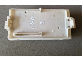 Блок предохранителей Mitsubishi L200