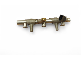 Vstřikovací lišta 06E130089AF Audi Q7 4M