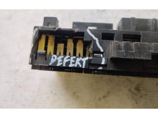 Pojistková skříňka 171941813D Volkswagen PASSAT B3 1991