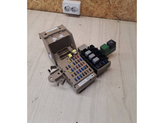 Блок предохранителей 82201FG010, 806051   Subaru Forester SH    