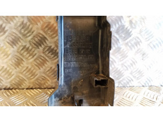 Блок предохранителей MR583210, G8C208MF Mitsubishi Pajero