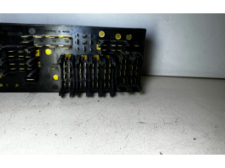 Pojistková skříňka 443941822B, 443941822 Audi 80 90 S2 B4 1993