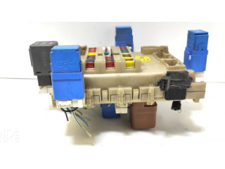 Pojistková skříňka 243504U100 Nissan Almera Tino 2001