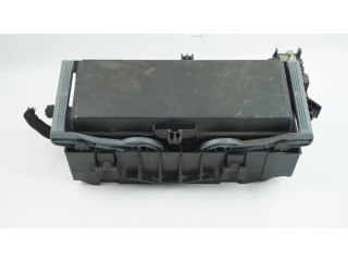 Блок предохранителей  P68143318AB   Fiat Freemont    