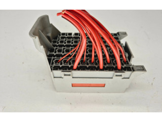 Блок предохранителей  9162439   Volvo V70    